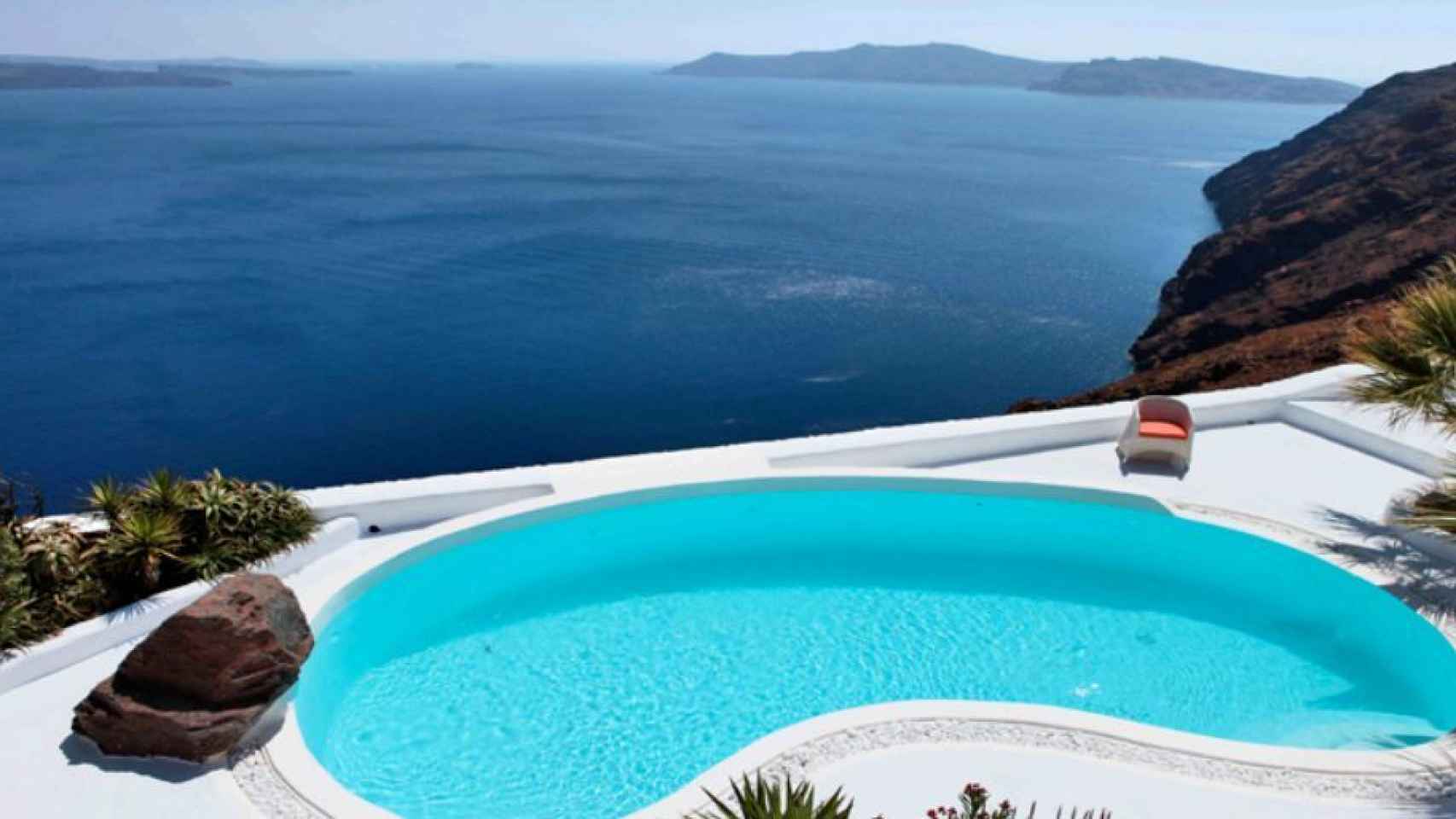 Así es la lujosa villa de Santorini en la que se ha casado María José Suárez
