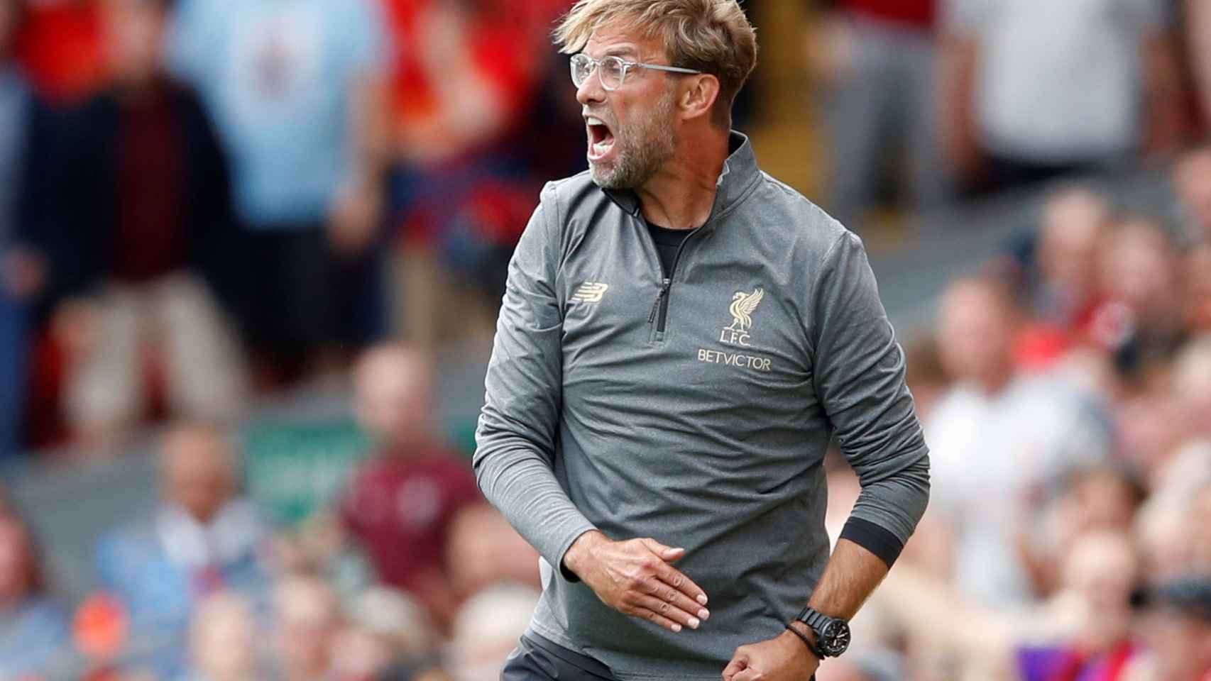 Klopp, entrenador del Liverpool, gesticulando durante un partido