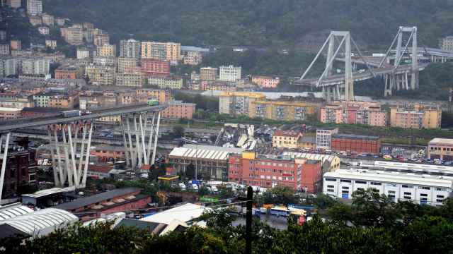 Imagen del puente Morandi, en Génova, tras venirse abajo.