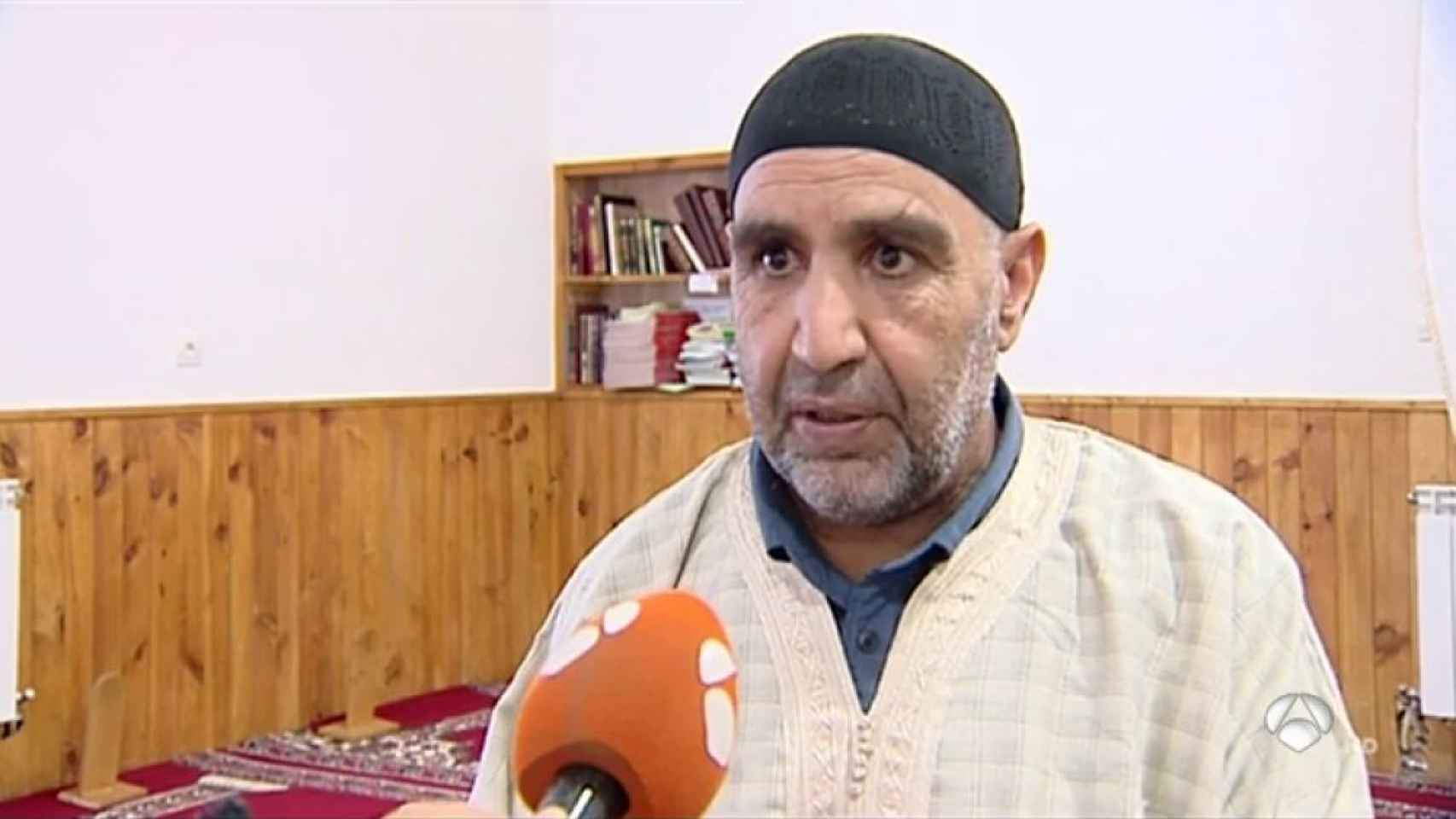 El nuevo imán de la nueva mezquita, Mohammed El Onsri, criticó duramente a Es Satty