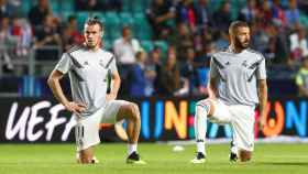 Bale y Benzema, durante el calentamiento de la Supercopa de Europa