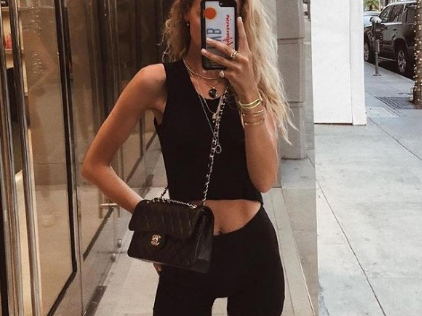 Marie von Behrens con 'total look black'.