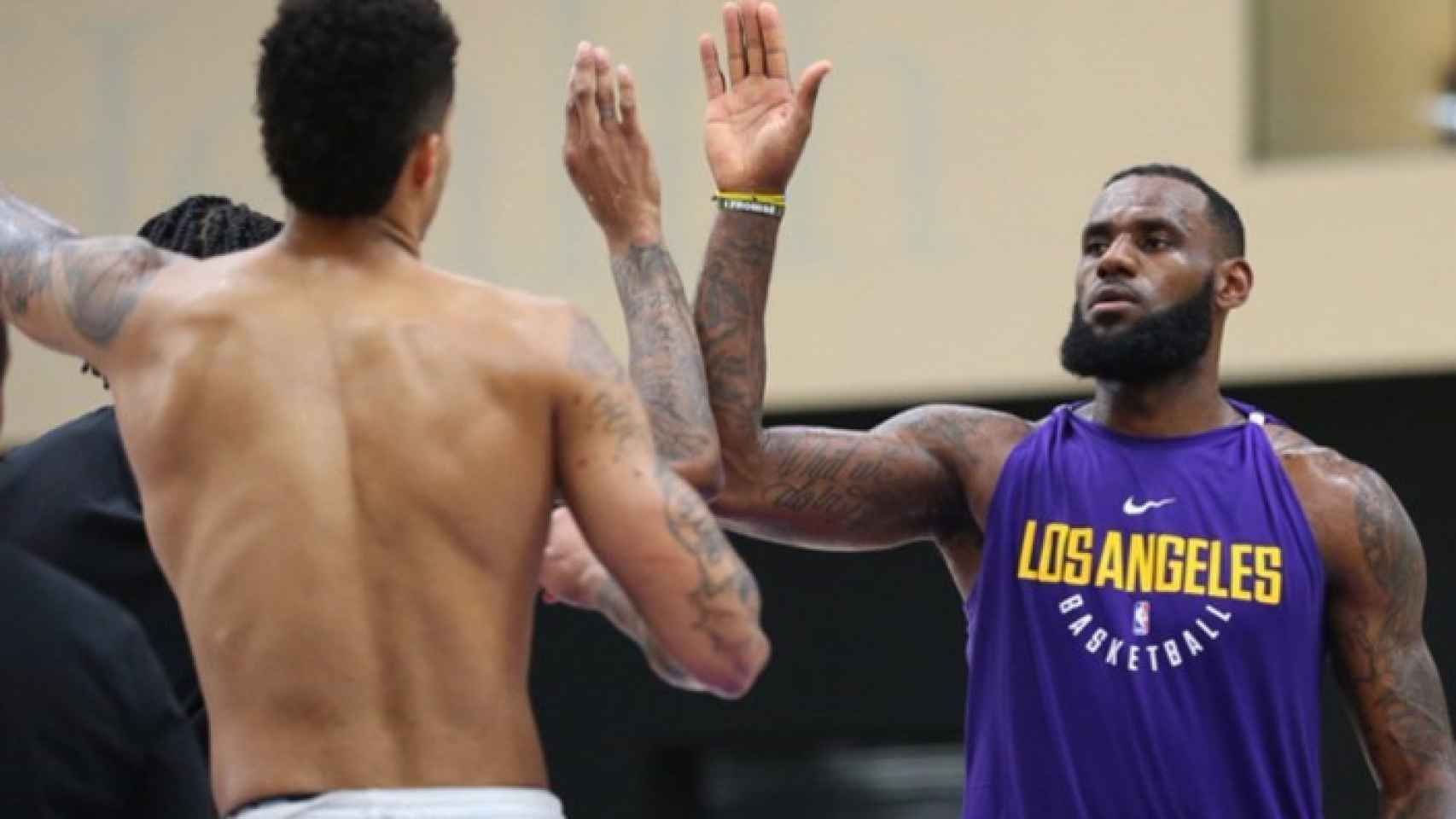Lebron, en un entrenamiento de los Lakers.