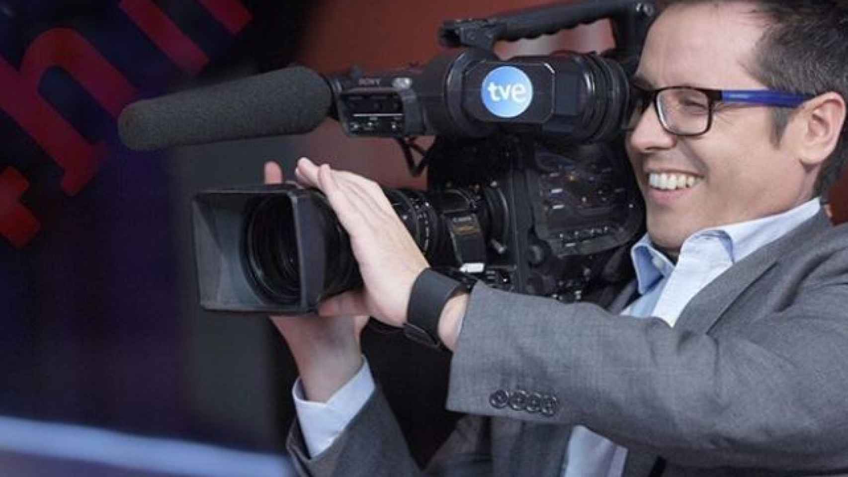 Sergio Martín, con una cámara de TVE.
