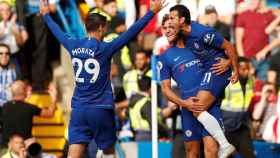 Marcos Alonso, Pedro y Morata, en el primer gol del Chelsea.