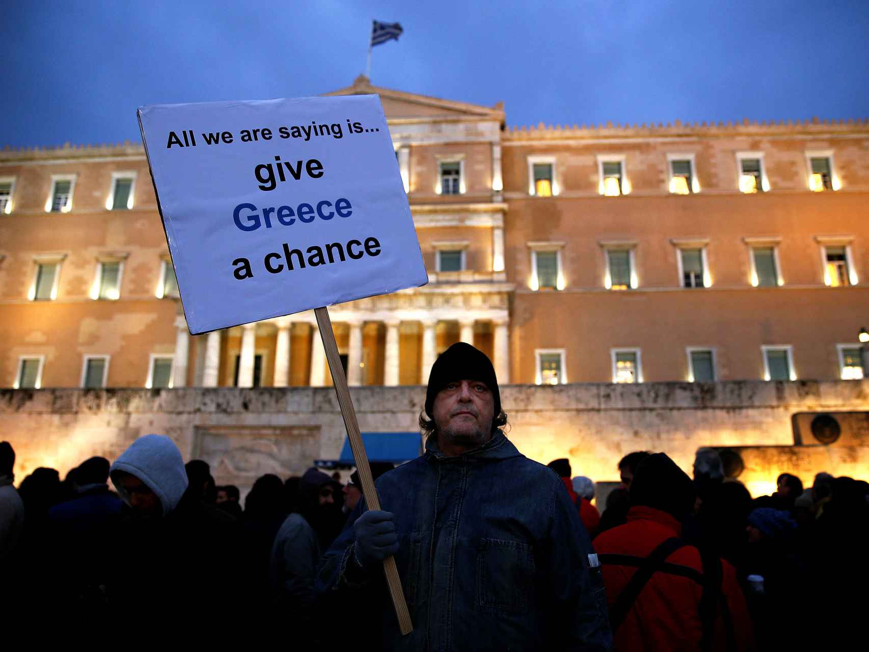 Un ciudadano en una manifestación en Grecia.