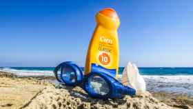 Es conveniente usar la crema antes de llegar a las playas, para su correcta absorción en la piel