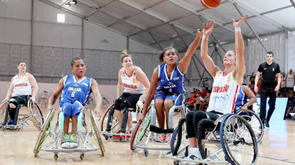 La selección española femenina vence a Brasil en el Mundial de baloncesto en silla de ruedas. Foto: Twitter (@FEDEDDF)