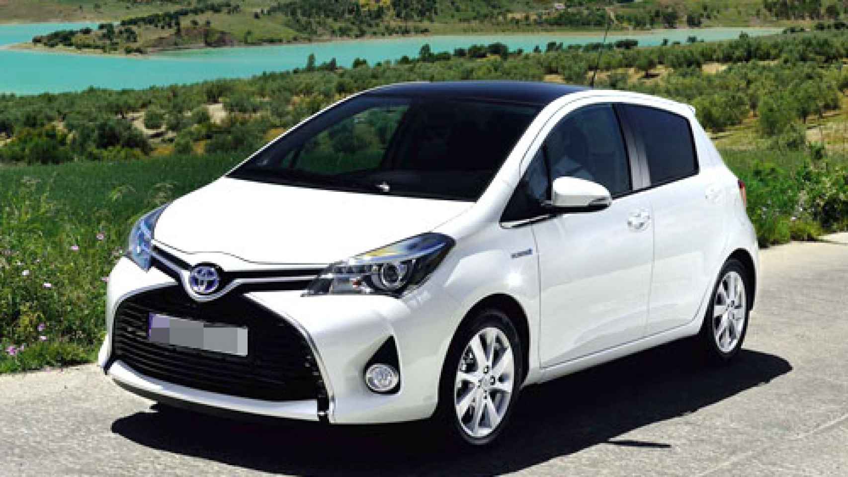 Toyota Yaris blanco