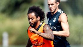 Marcelo y Bale durante el entrenamiento con el Real Madrid