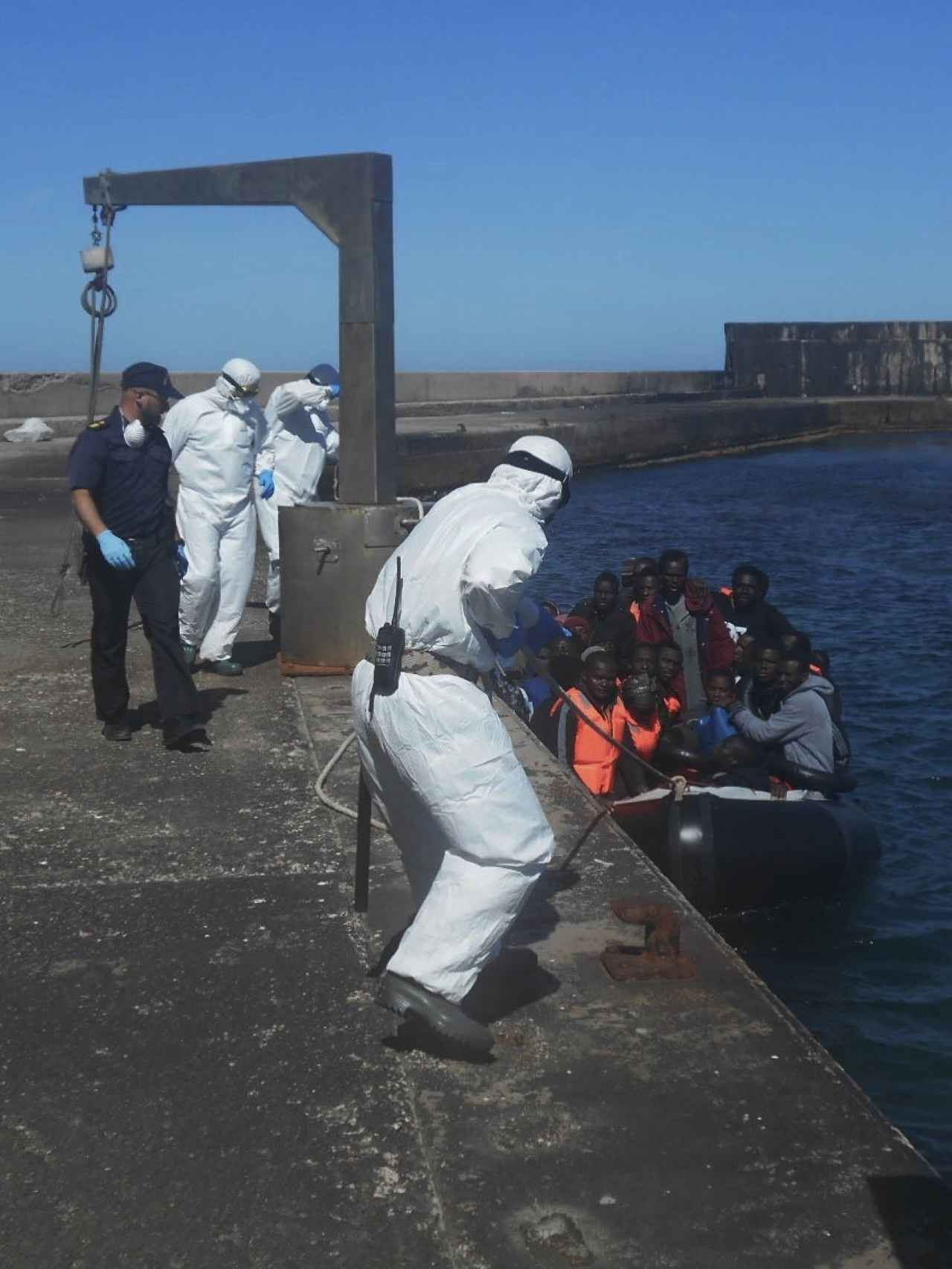 Desembarco de migrantes en la isla de Alborán.