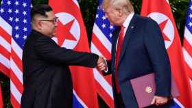 Los líderes Kim Jong-un y Donald Trump en una cumbre.