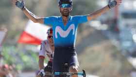Alejandro Valverde se impone a Kwiatkowski en la meta de Caminito del Rey