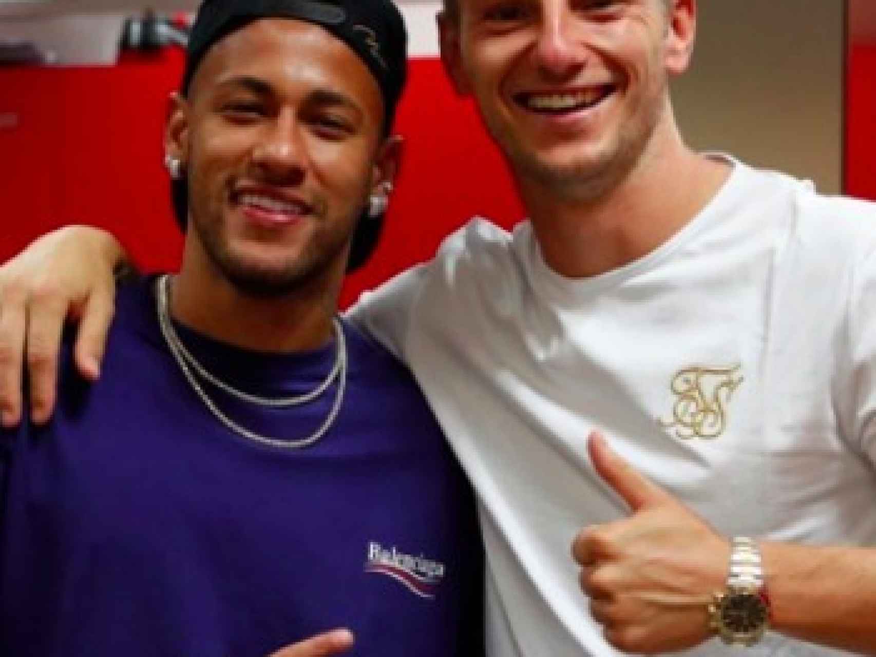 Neymar y Rakitic. Foto: Instagram (@neymarjr)