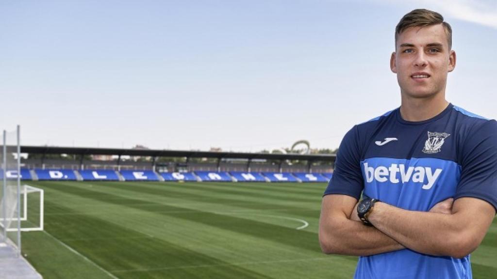 Lunin con los colores de su nuevo equipo