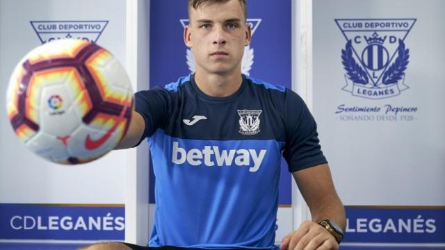 Lunin con la camiseta del Leganés