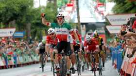 Viviani gana la tercera etapa de la Vuelta