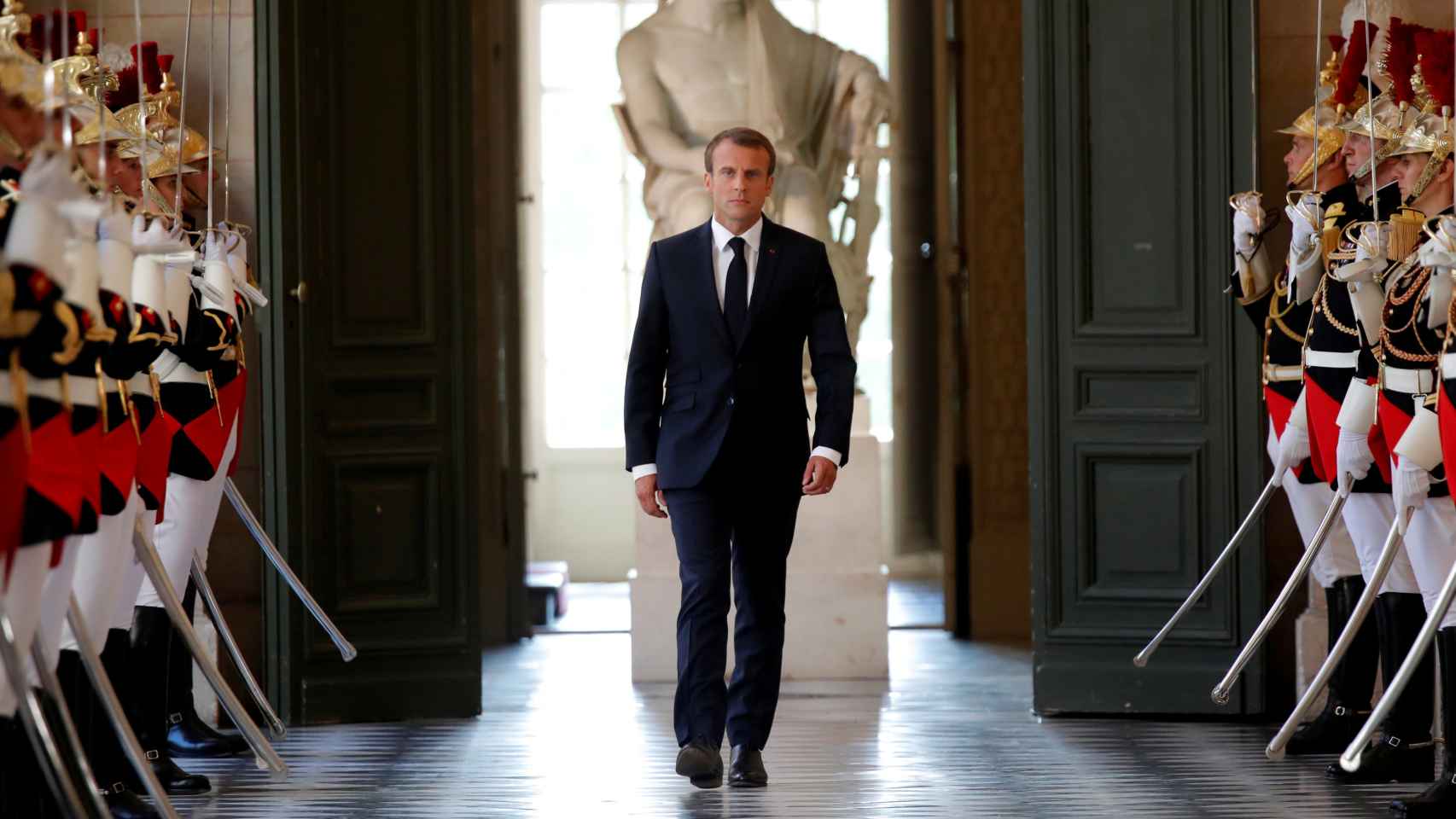 Macron, momentos antes de su discurso en el Parlamento francés.