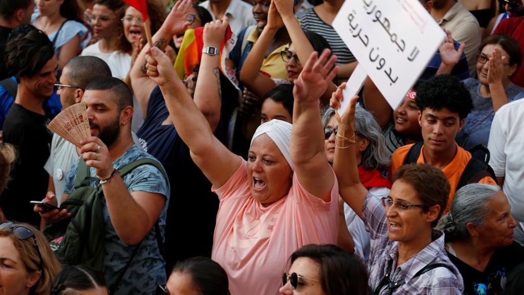 Ciudadanos tunecinos luchan por la igualdad.