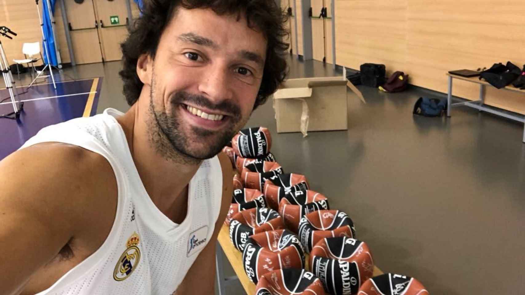 Llull desvela la nueva equipación del Real Madrid de Baloncesto