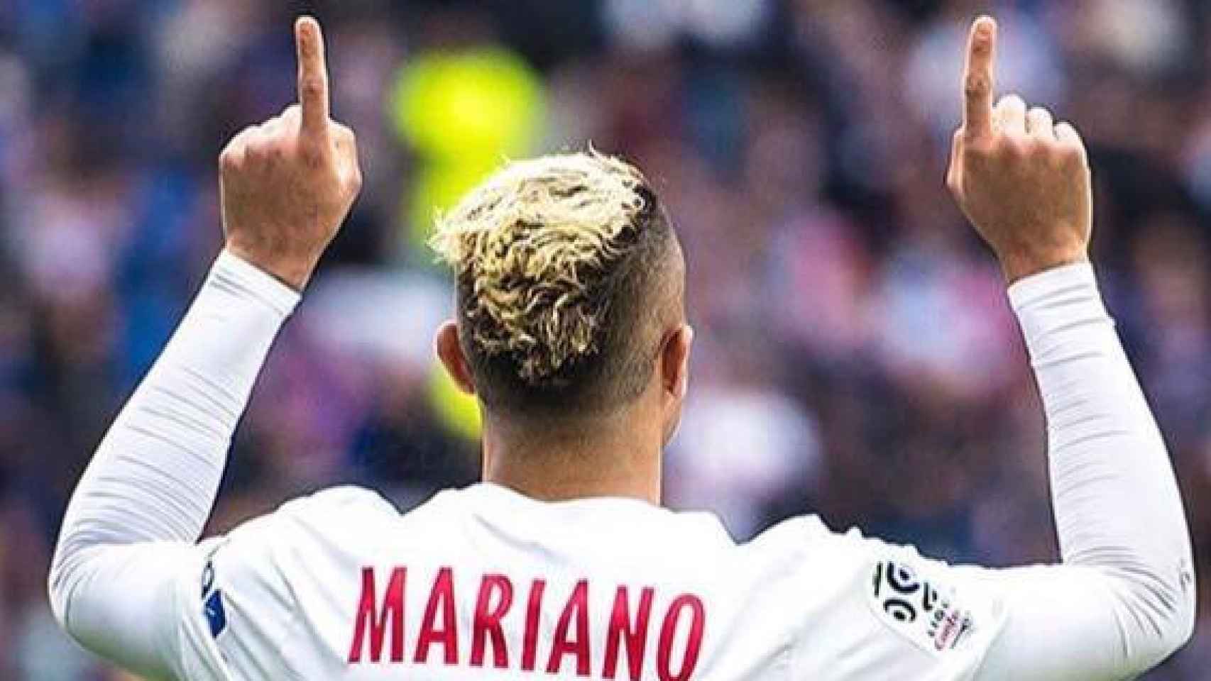 Mariano celebra un gol con el Olympique de Lyon. Foto: Twitter (@marianodiaz9)