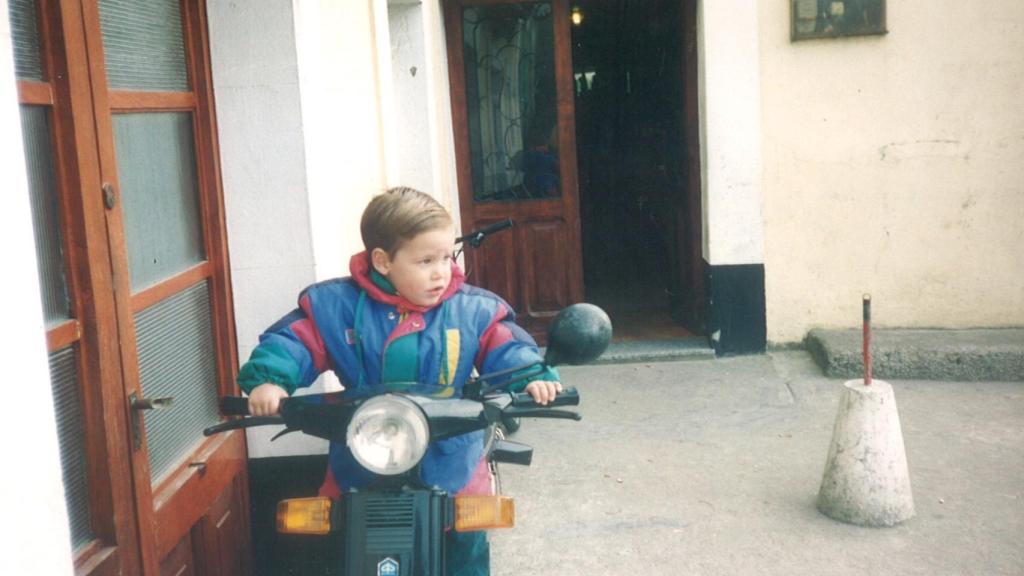 Sergio a los tres años en Narón.