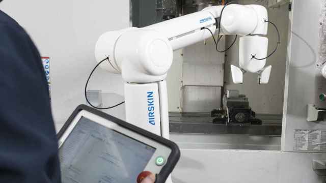 Una piel inteligente recubre los brazos robóticos para facilitar su trabajo en colaboración con humanos.