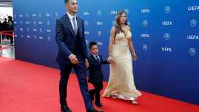 Keylor Navas llega junto a su familia a la gala de la UEFA