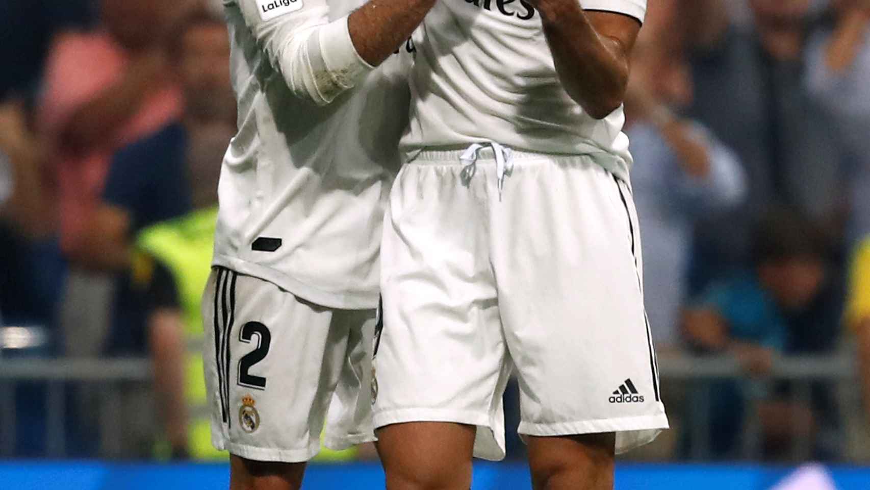 Carvajal y Benzema celebran un gol