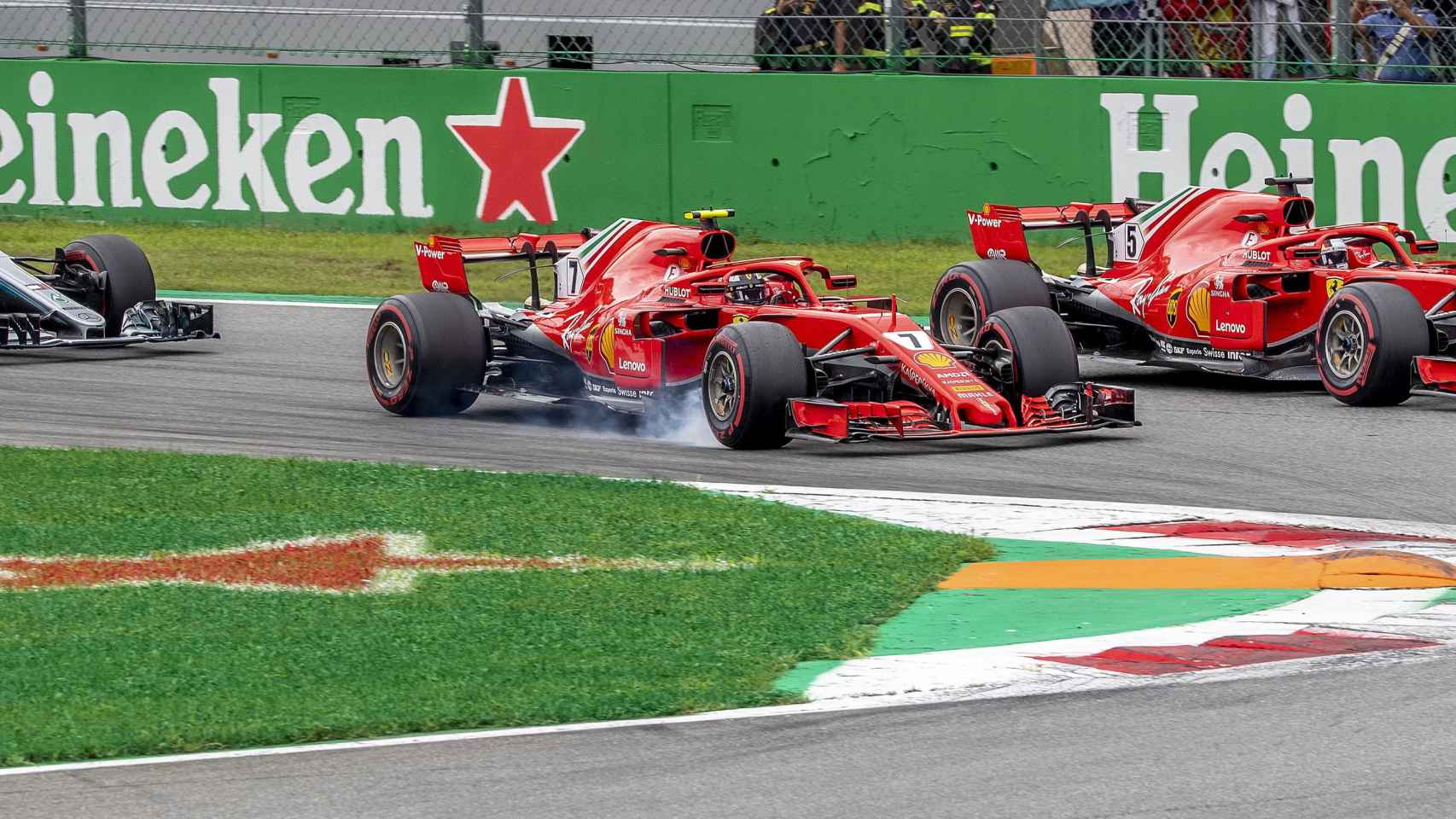 Hamilton acecha a los dos Ferraris en Monza