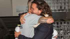 Sergio Ramos y Maluma se abrazan. Foto: Instagram (@maluma)