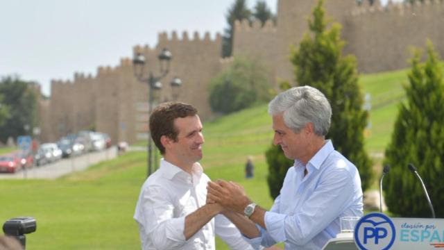 Pablo Casado y Adolfo Suárez Illana, este domingo, en Ávila.