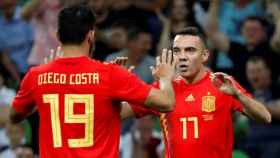Diego Costa e Iago Aspas celebran un gol con la Selección
