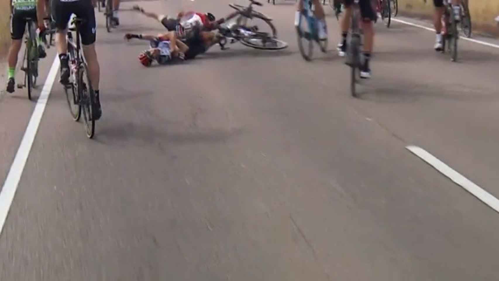 Caída de Petilli durante La Vuelta a España