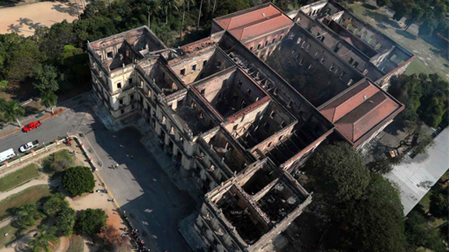 Image: Brasil pedirá ayuda internacional tras el incendio del Museo Nacional de Río