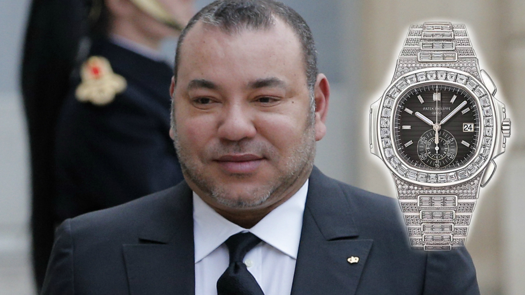 Mohamed VI junto a una imagen de su lujoso reloj.