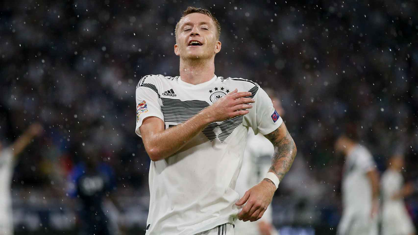 Reus celebra un gol en el Alemania - Francia