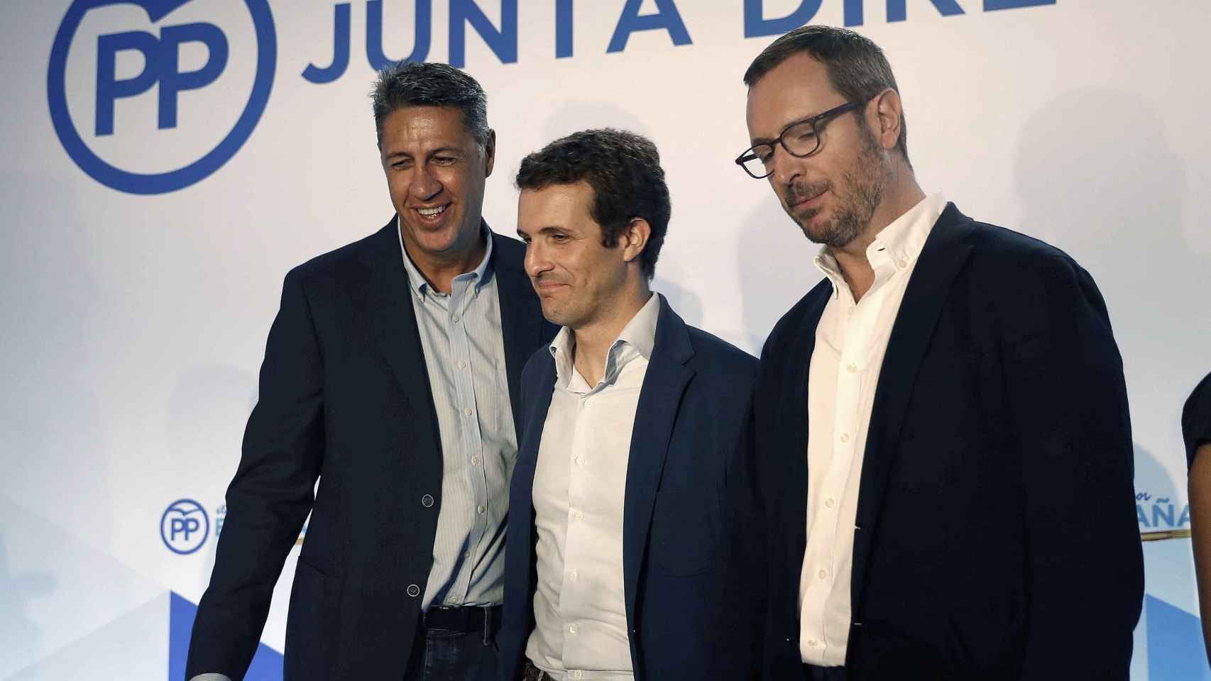 Albiol, Casado y Maroto durante la Junta Directiva Nacional del PP en Barcelona.