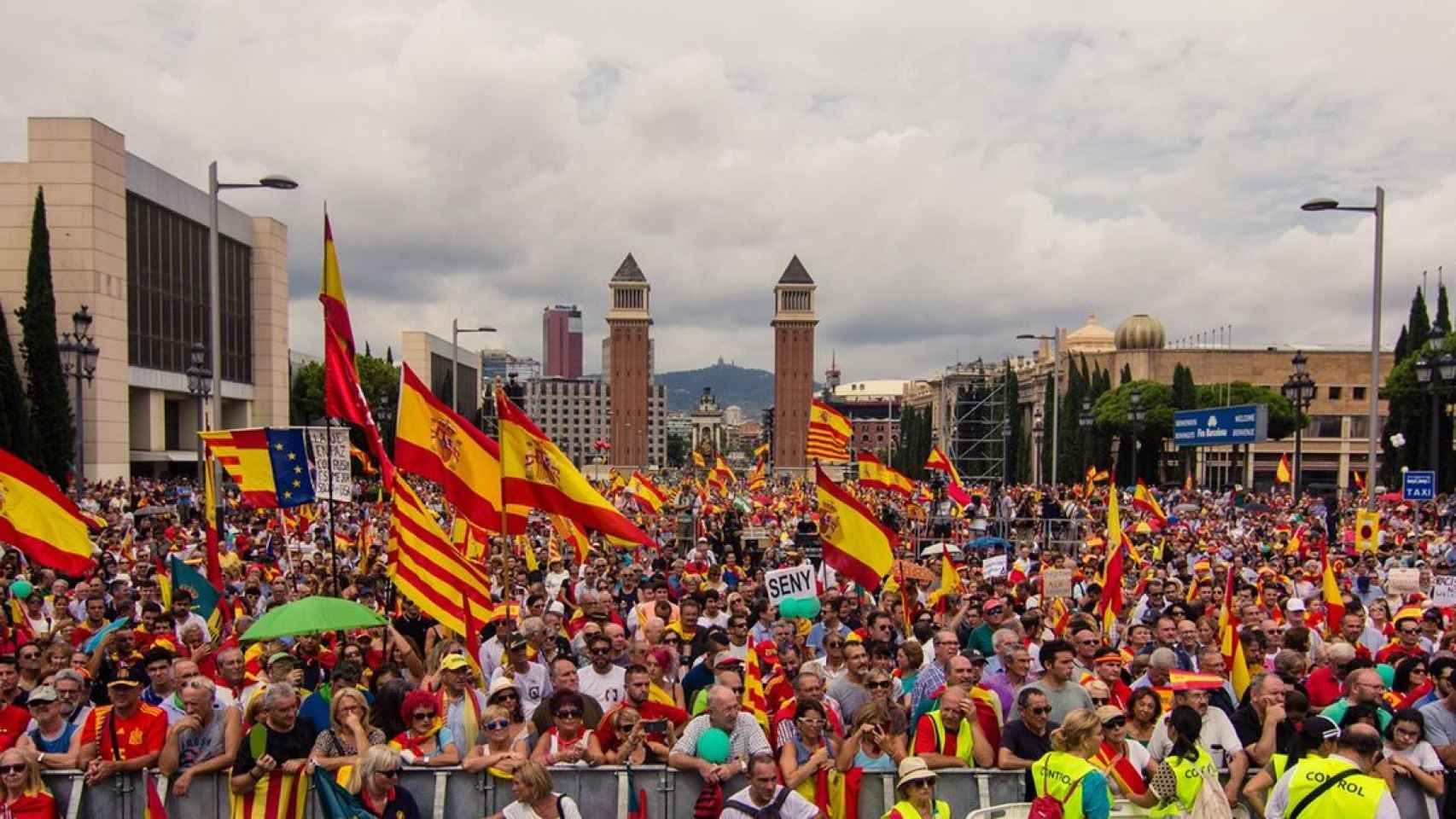 Manifestación en Barcelona en contra de la actitud del gobierno frente a los independentistas.