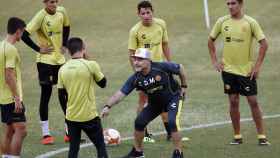 Maradona, en un entrenamiento con Dorados de Sinaloa