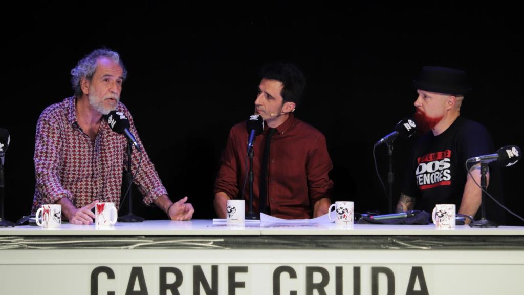 Willy Toledo, Javier Gallego Crudo y César Strawberry.