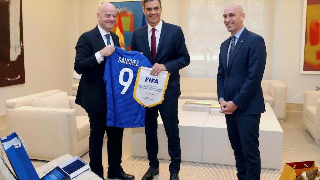 Pedro Sánchez se reúne con Rubiales e Infantino