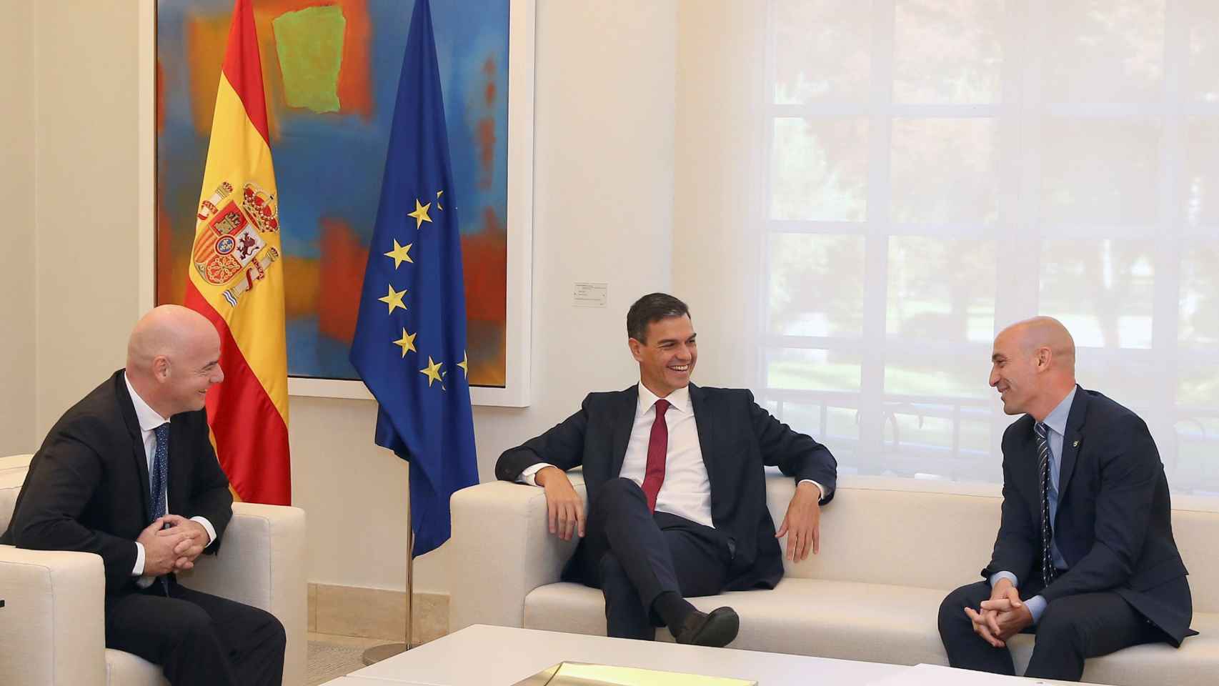 Pedro Sánchez se reúne con el presidente de la Federación Española de Fútbol