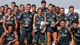El vestuario del Real Madrid celebra el premio UEFA de Modric