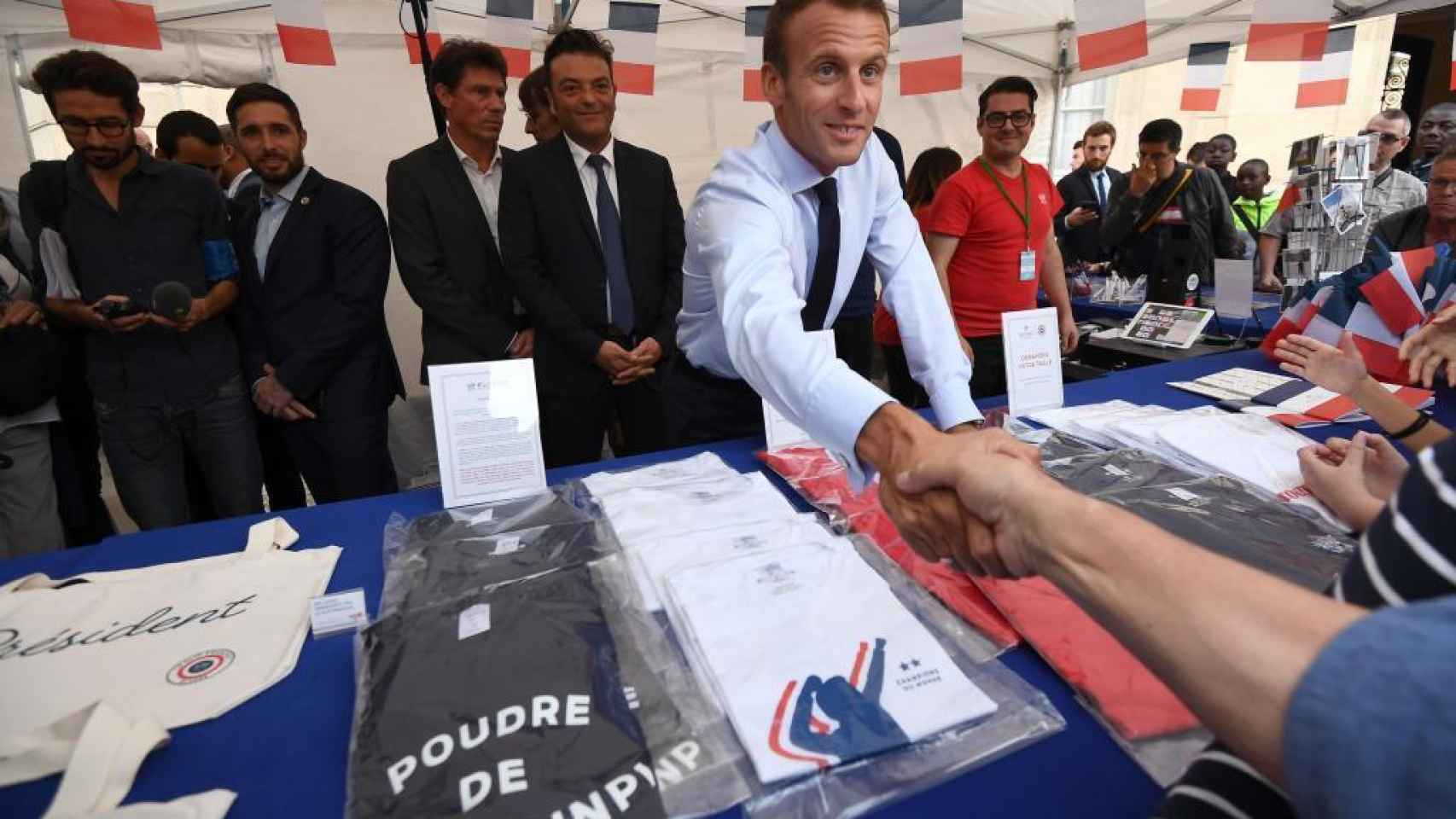 Emmanuel Macron, presidente de Francia, durante las jornadas de puertas abiertas en el Elíseo.