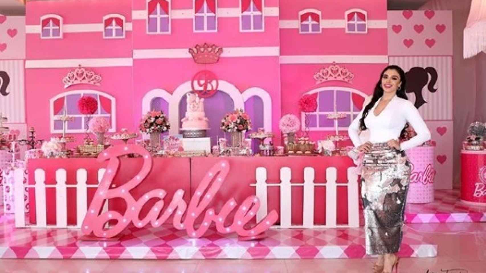 Un fotógrafo revela la fiesta 'barbie' por el cumpleaños de las