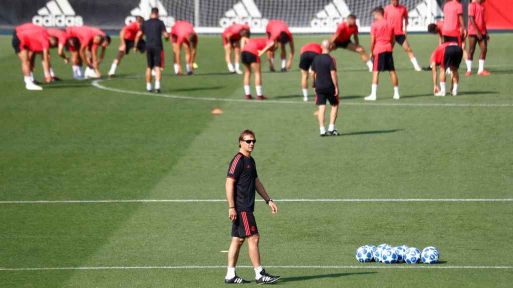Lopetegui dirige el entrenamiento del Madrid para la Champions
