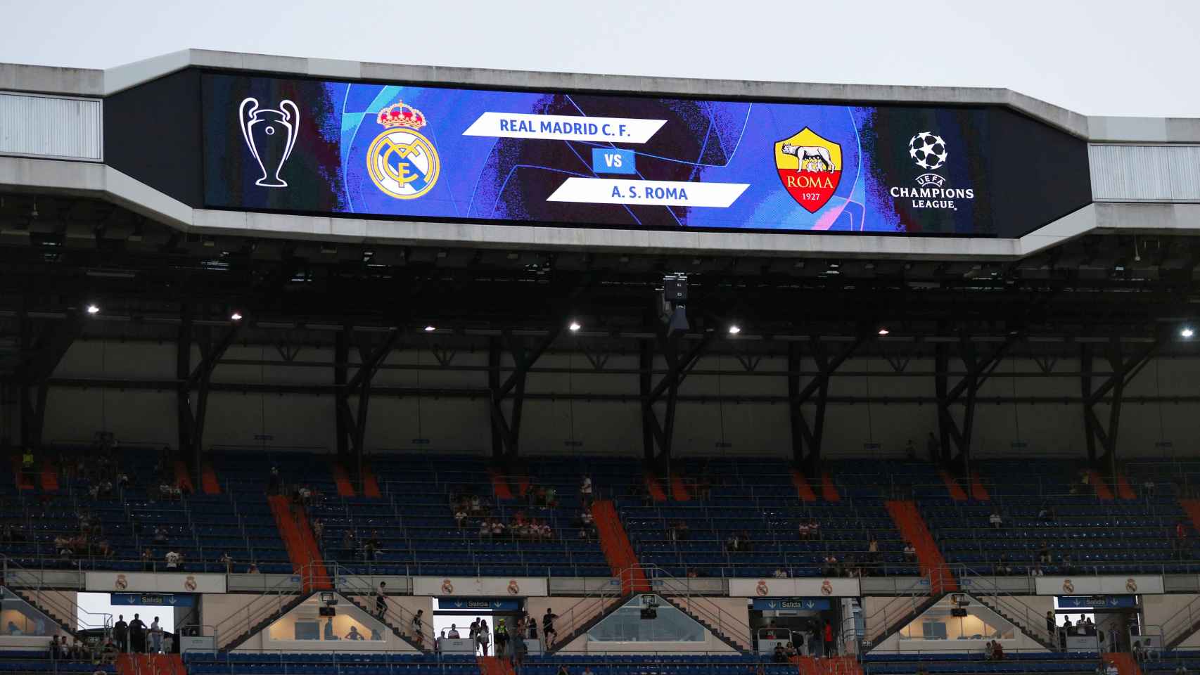 Estadio Santiago Bernabéu - Real Madrid vs AS Roma