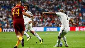 Mariano dispara a puerta para meter el tercer gol del Madrid a la Roma