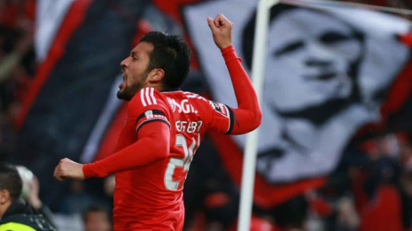 Garay celebra un gol durante su etapa en el Benfica. Foto: slbenfica.pt